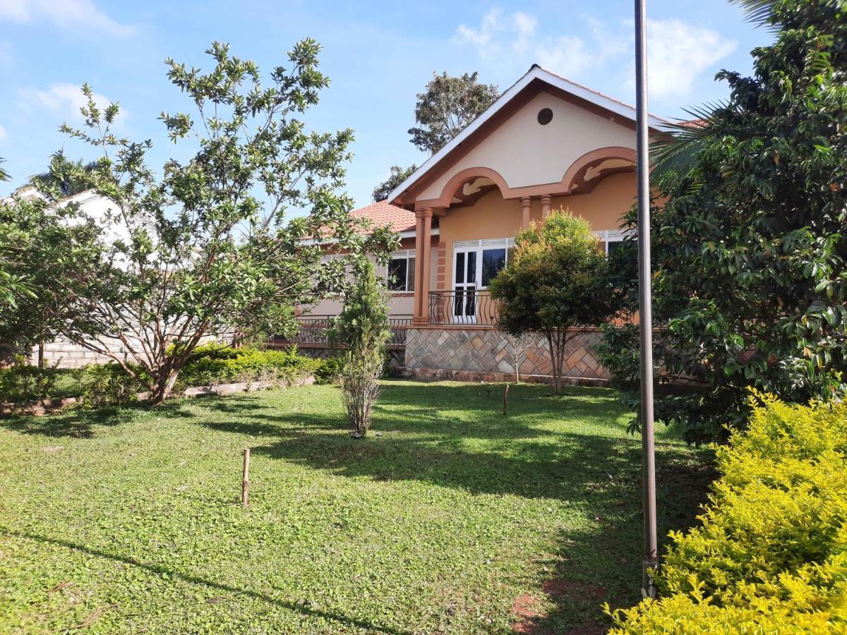 Airport Side Hotel Entebbe Exterior foto