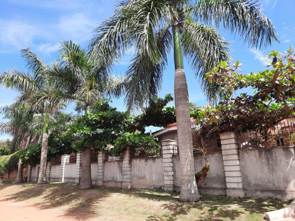 Airport Side Hotel Entebbe Exterior foto