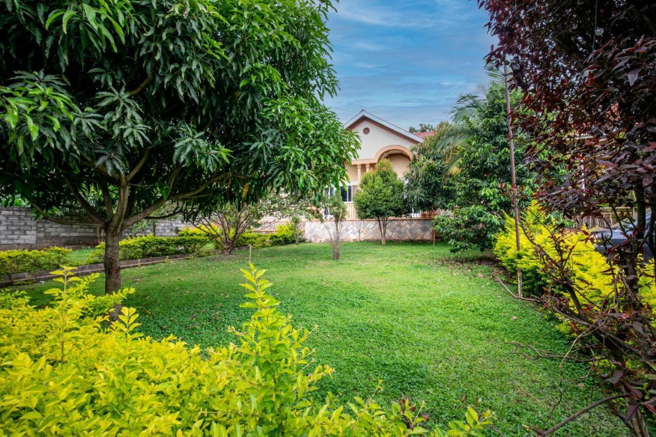 Airport Side Hotel Entebbe Exterior foto